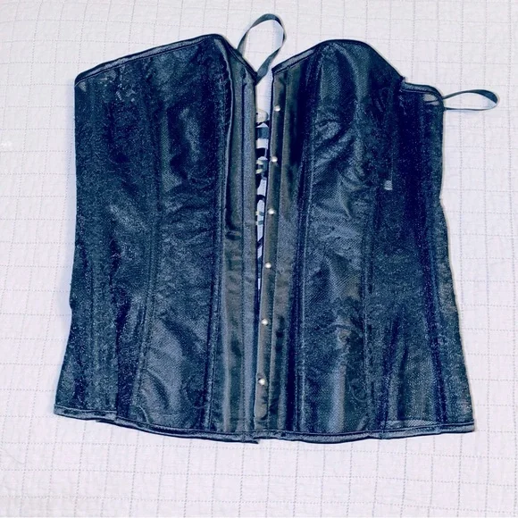 3 Corsets. Perfect condition. - Picture 2 of 3